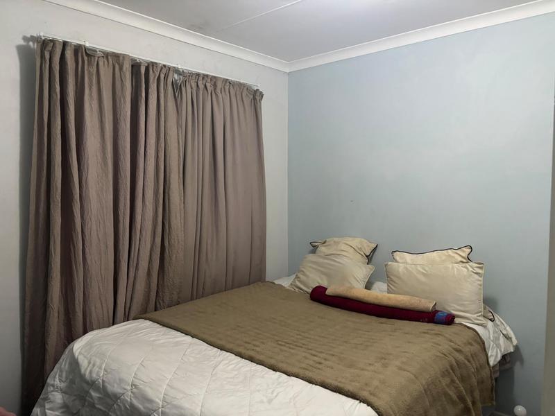To Let 2 Bedroom Property for Rent in Guldenland Western Cape